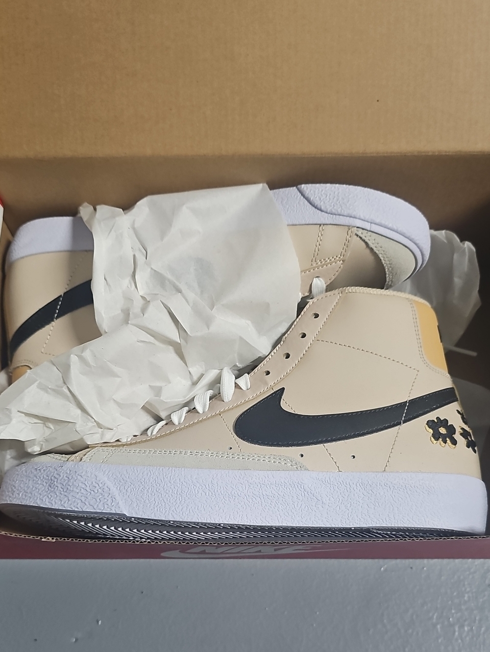 Nike High-Top Sneakers in Beige, Black and White-Women's 8 or Boys 6.